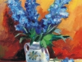 Albastrele flori albastre în cană de lut